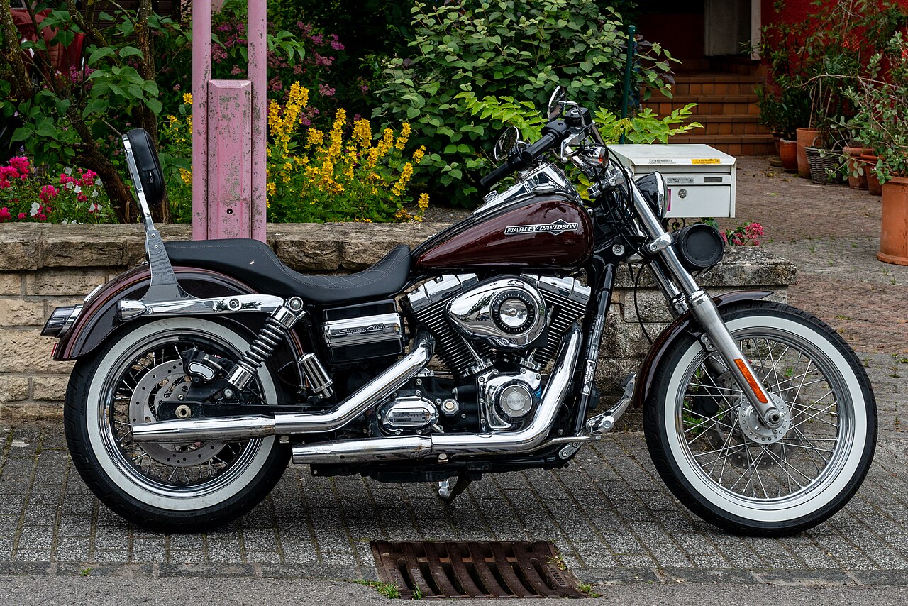 Harley-Davidson Dyna Super Glide Custom Twin Cam 88 motorsykkel