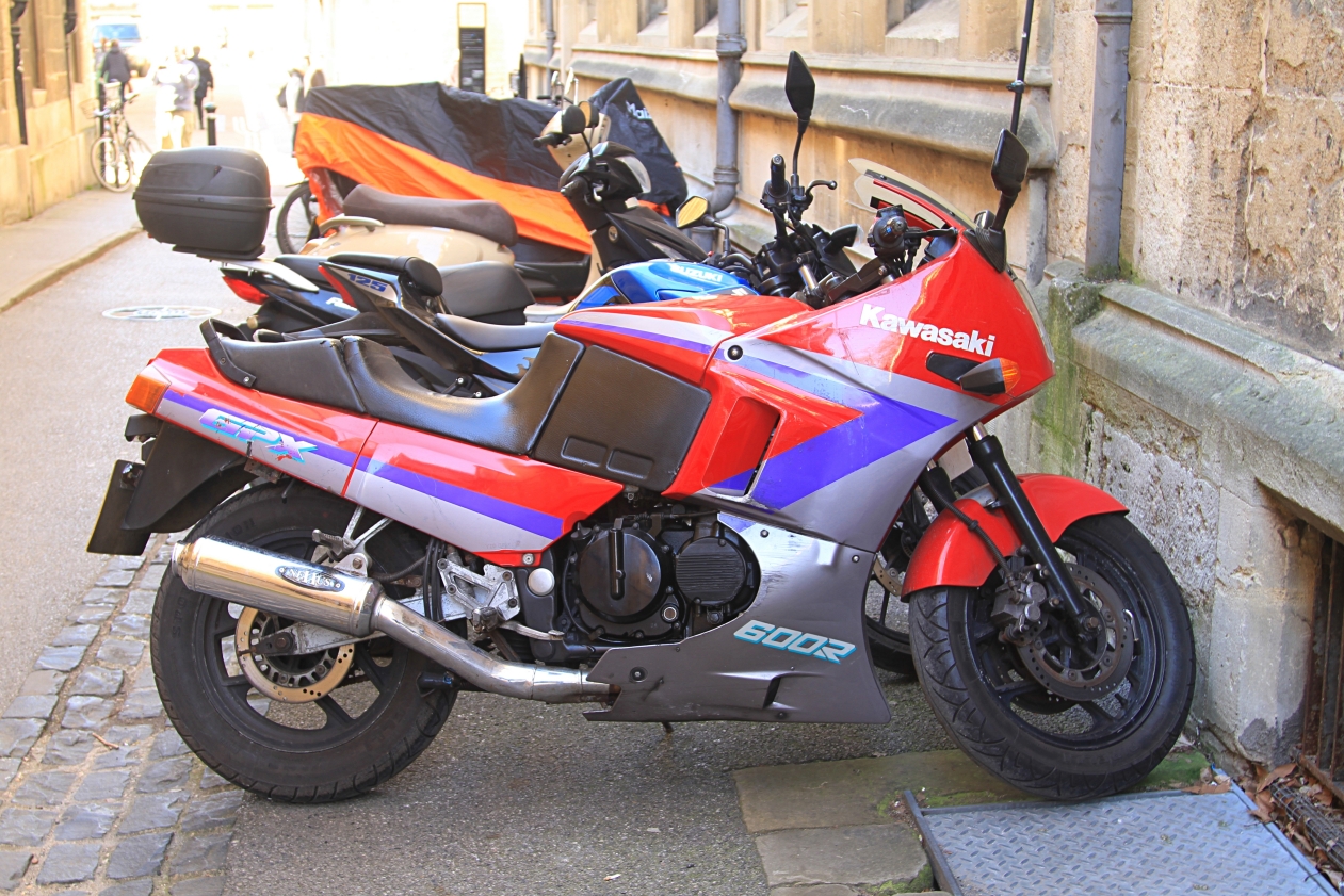Kawasaki GPX600R motorsykkel