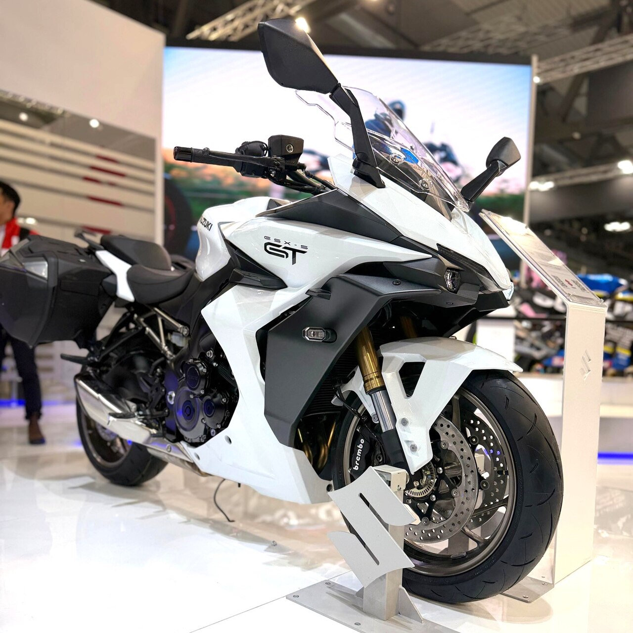 Suzuki GSX-S1000GT motorsykkel