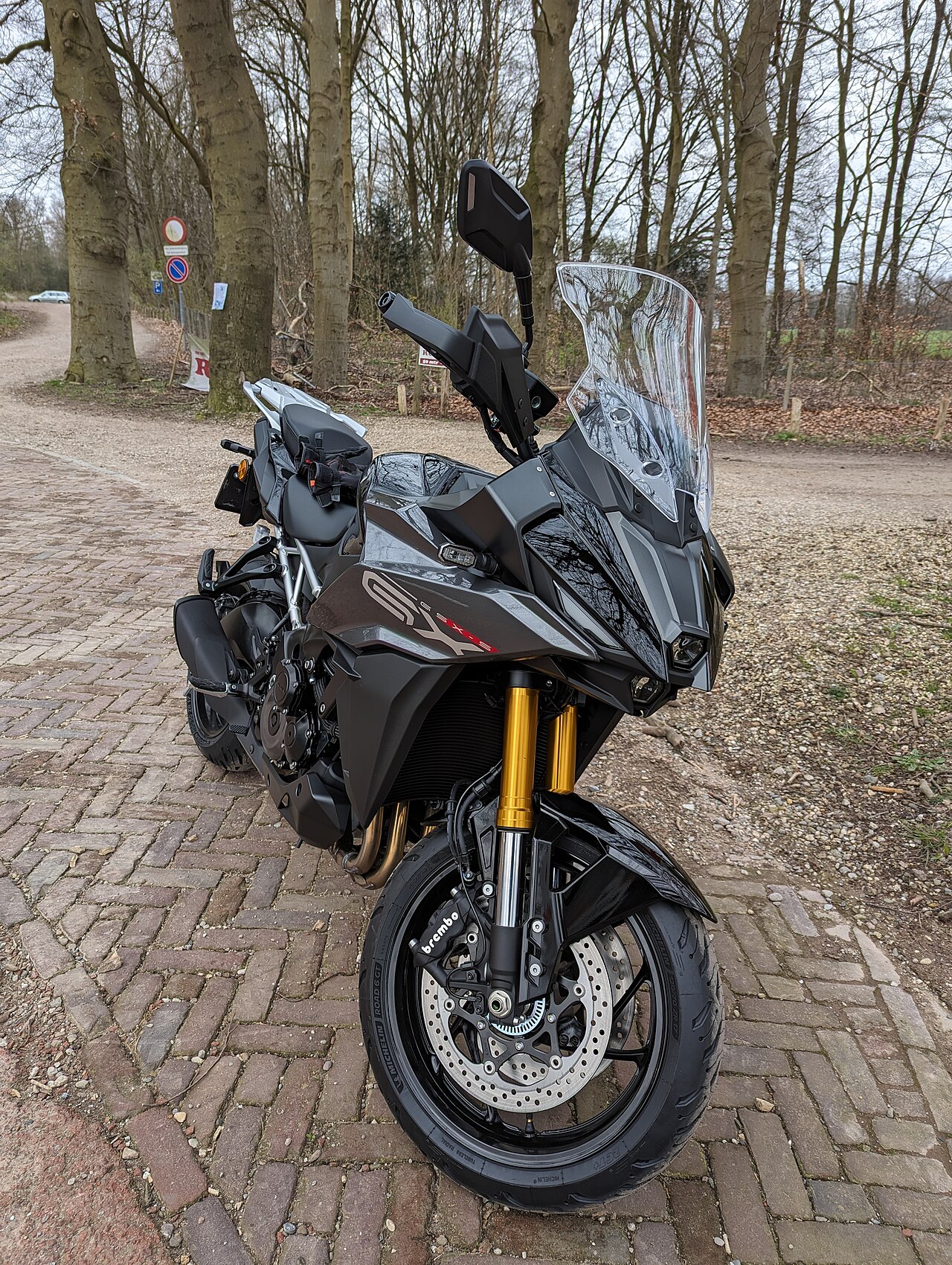 Suzuki GSX-S1000GX motorsykkel